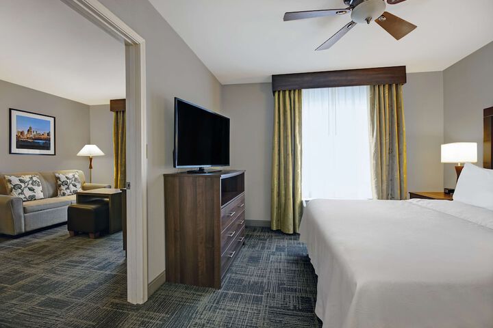 Room 33 of 52