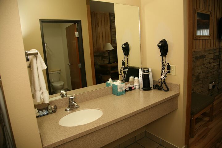 Room 16 of 37