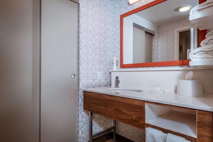 Room 43 of 73