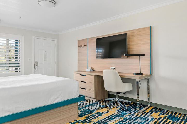 Room 40 of 64