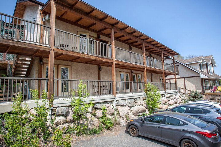 Timberland Inn