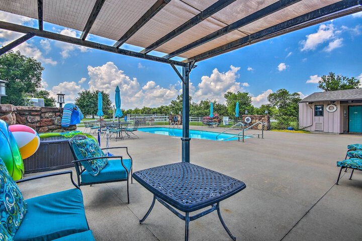 Pool Access: Condo w / Patio in Afton