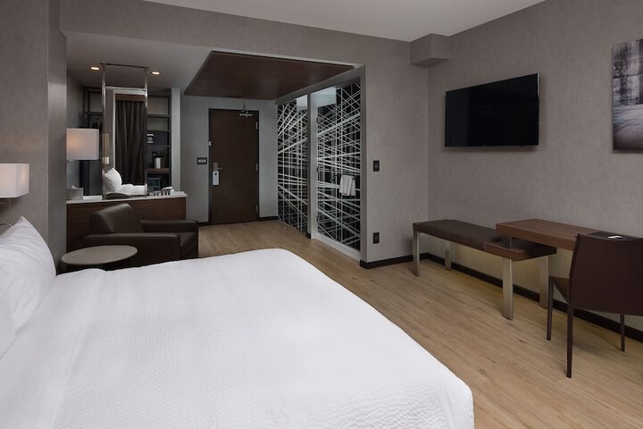 Room 19 of 37
