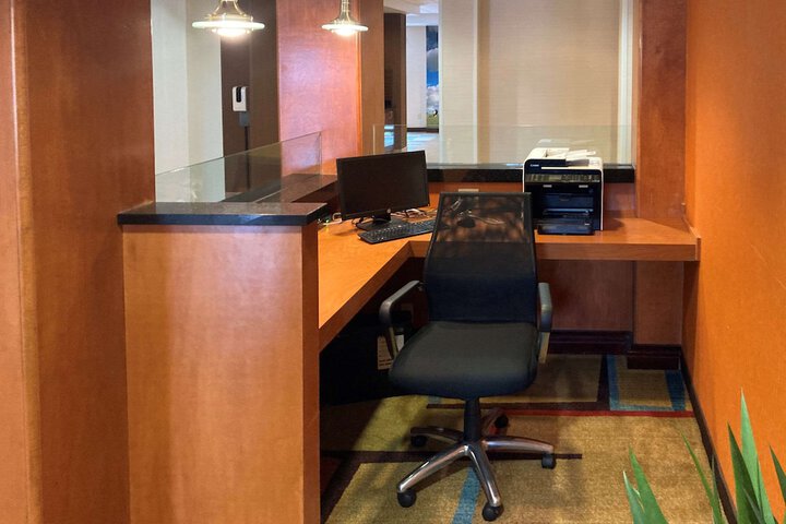 Business Center 34 of 34