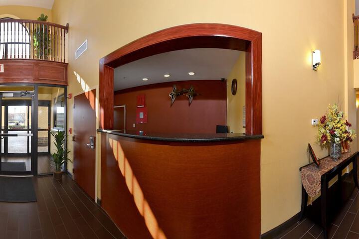Hotel Interior 4 of 28