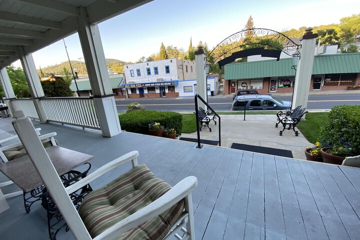 Gunn House Hotel