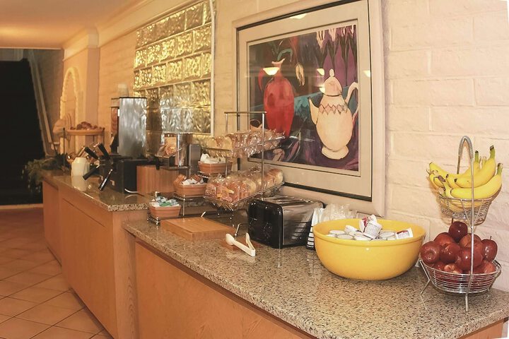 Breakfast/Coffee Service 37 of 41