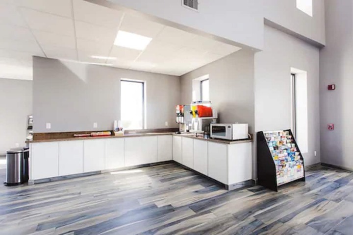 Econo Lodge Inn & Suites Channelview - Houston East