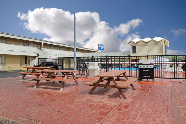 Property Grounds 40 of 40