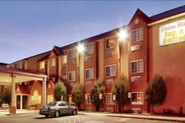 Western Skies Inn & Suites