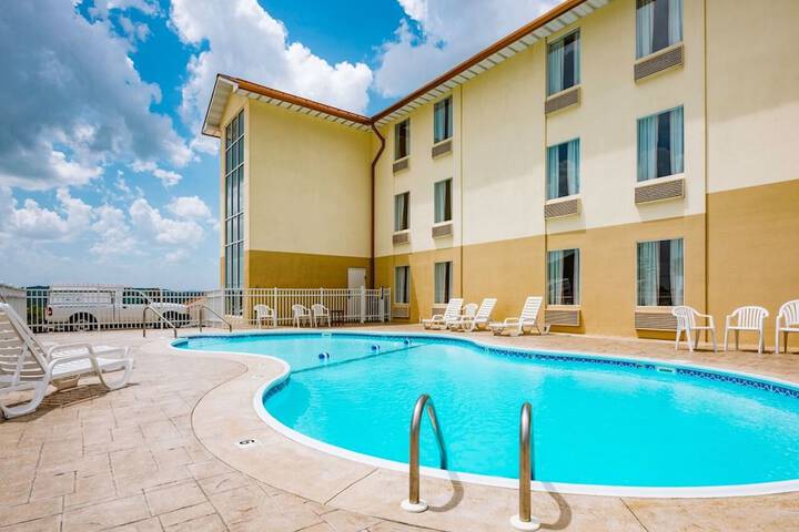 Pool 5 of 61