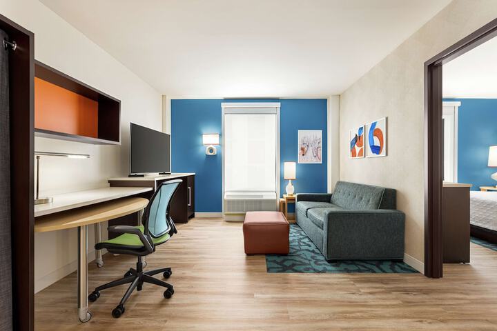 Room 37 of 63