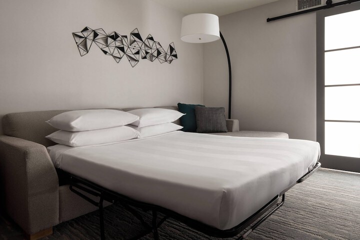 Room 10 of 56