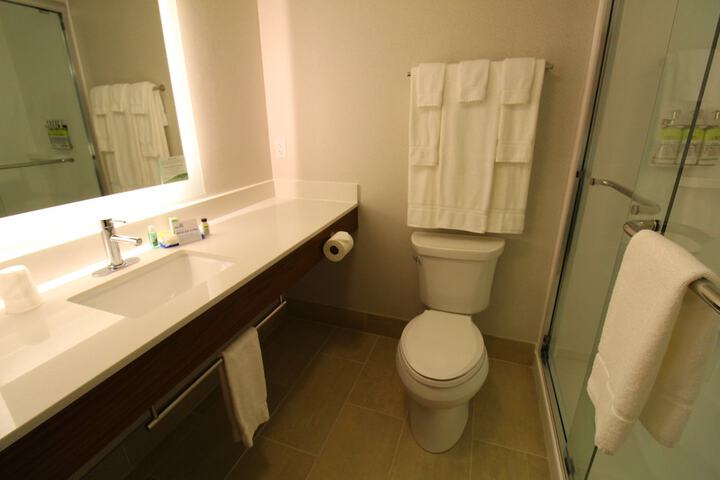 Room 15 of 28