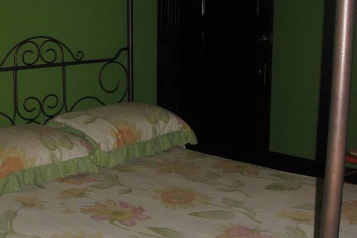 Room 9 of 29