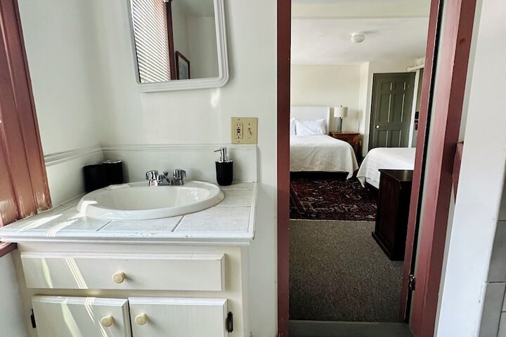 Room 130 of 167
