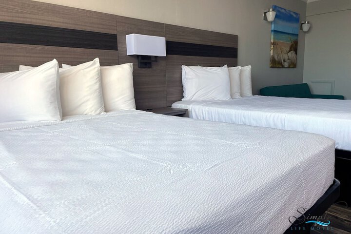 Room 13 of 33