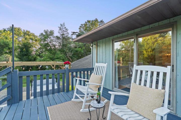 Near Ithaca!Hot Tub! LRG Home!Sleeps 14! Dogs ok!