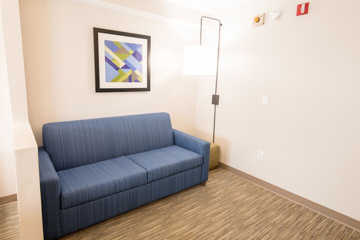 Room 27 of 47