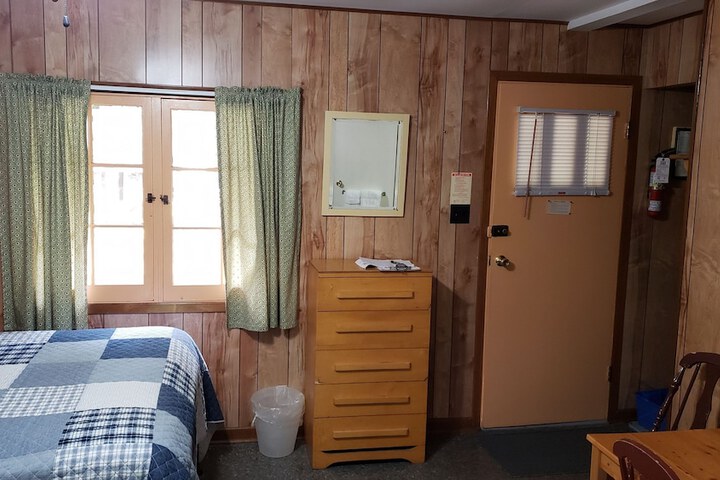 Room 62 of 215
