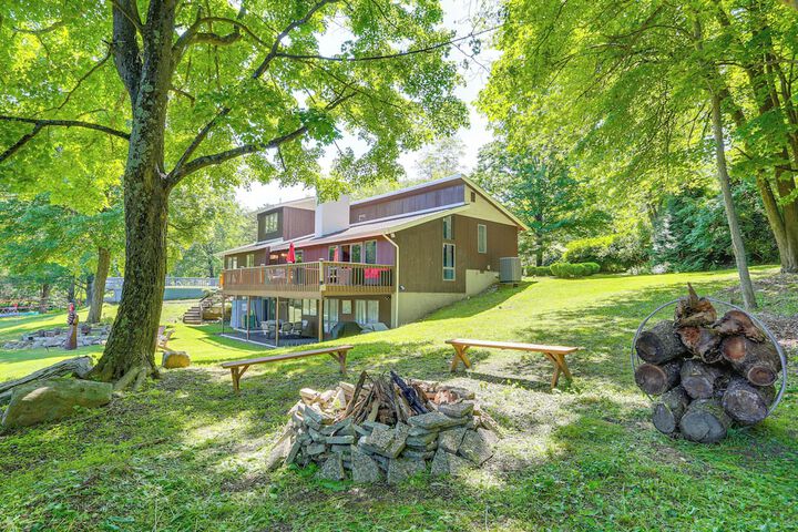 Pet-friendly Vacation Rental w / Lake Access