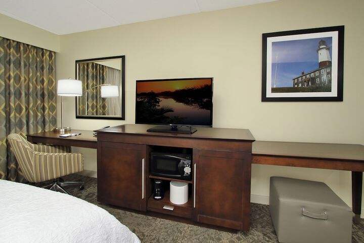 Hampton Inn & Suites Rockville Centre