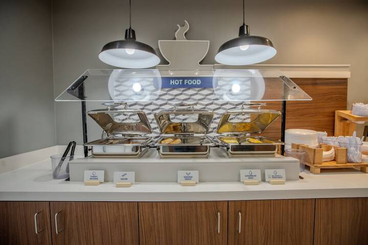 Breakfast/Coffee Service 69 of 87