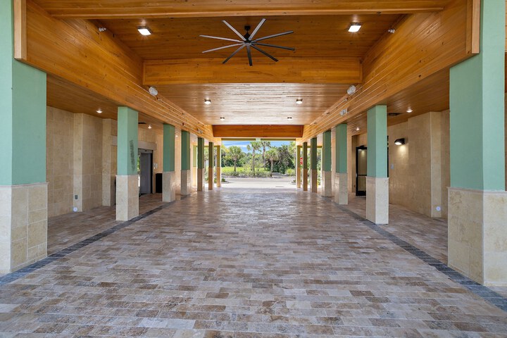 Hotel 5 of 34