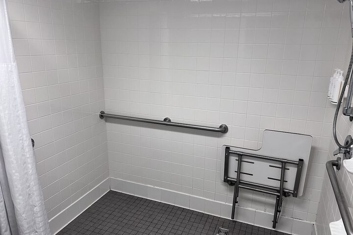 Room 14 of 34