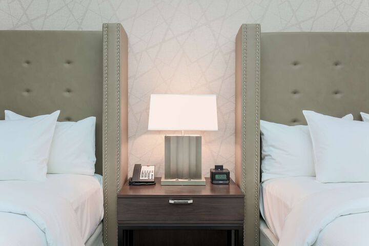 DoubleTree by Hilton Evansville
