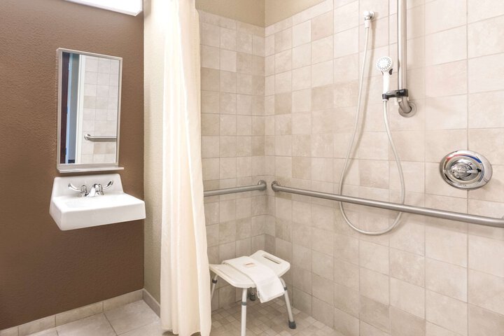 Room 5 of 26