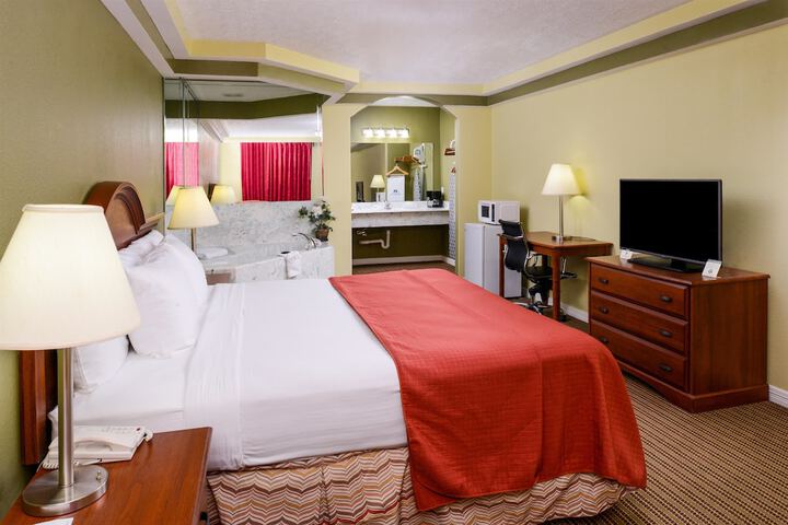Room 10 of 30