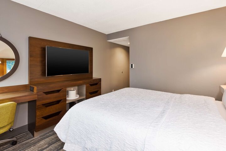 Room 11 of 43