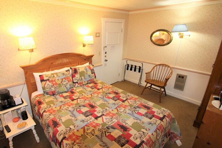 Alexanders Lodge