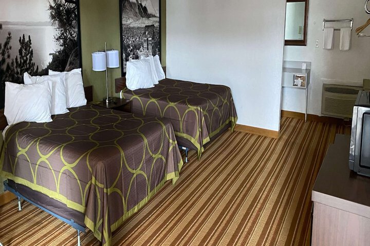 Room 14 of 38