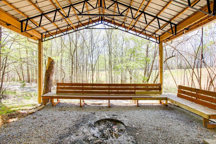 Burkesville Vacation Rental - 5 Mi to the Lake!