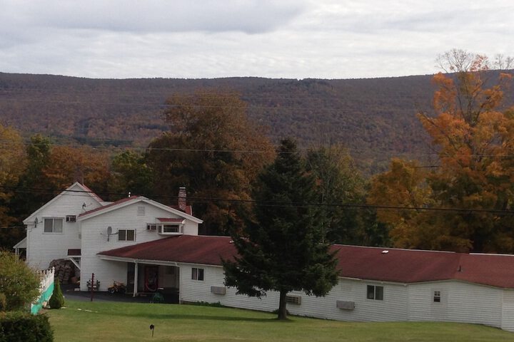 Four Winds Country Motel