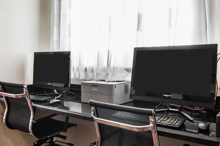 Business Center 38 of 38