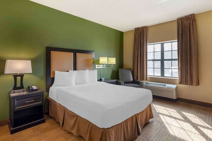 Room 14 of 36