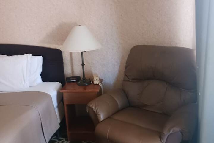 Room 30 of 46