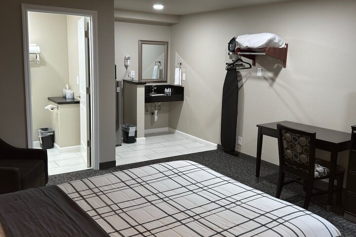 Room 12 of 12