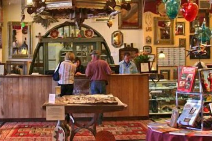 Gift Shop 35 of 40