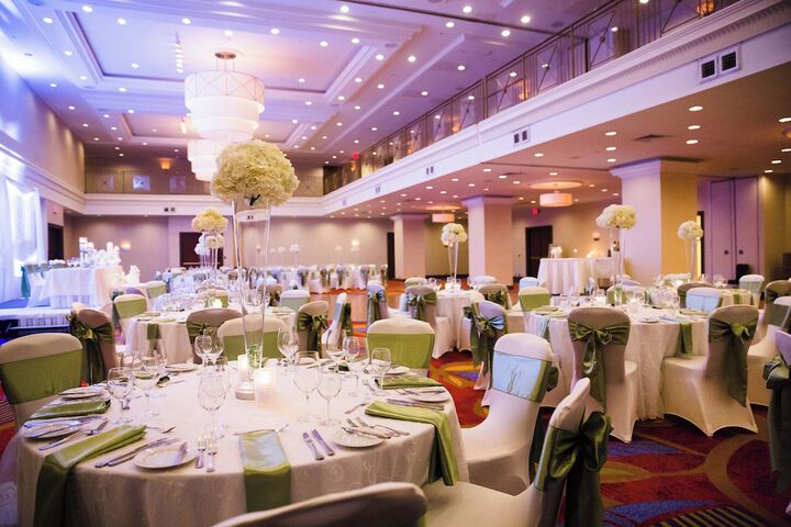 Ballroom/Hall 66 of 76
