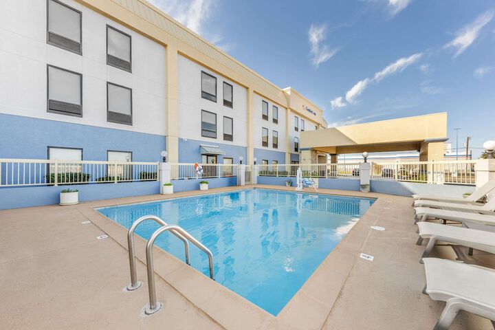 Pool 2 of 33