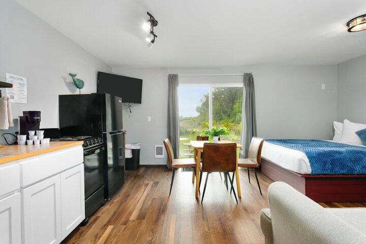 Breakwater Resort