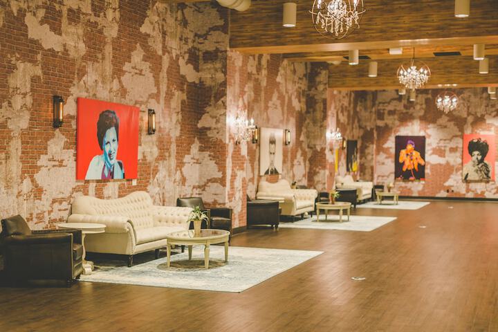 Whitney Peak Hotel Reno Tapestry Collection by Hilton