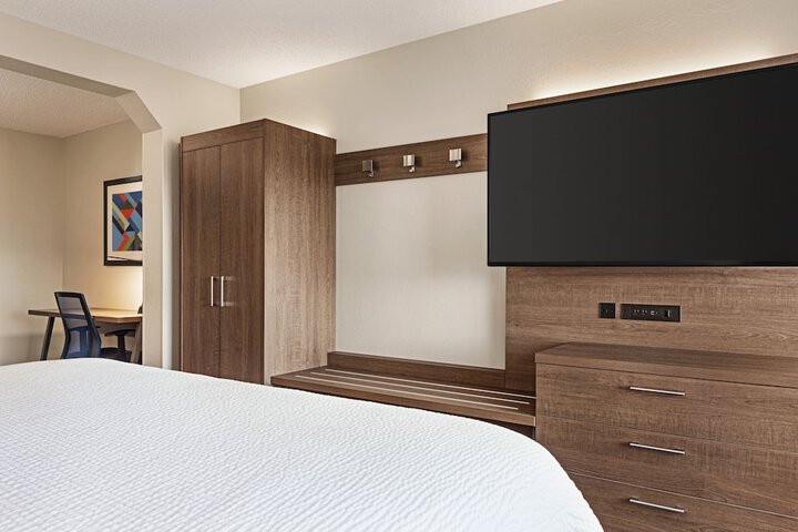 Holiday Inn Express & Suites Oxford by IHG