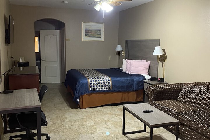 Room 81 of 94