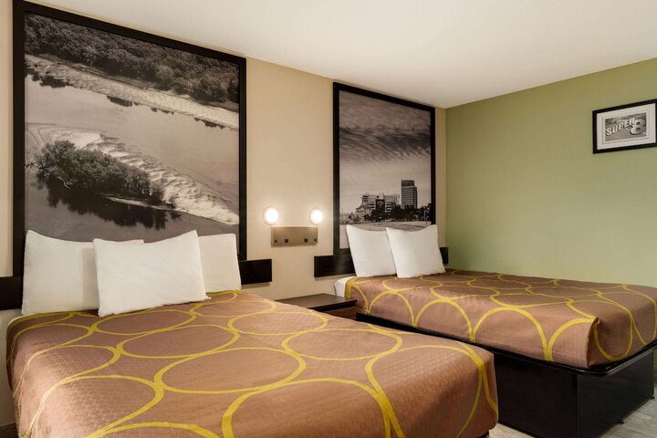 Super 8 by Wyndham Ocean Springs Biloxi
