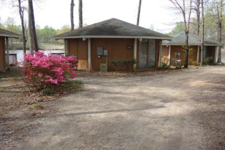 Lake Myers Lakeside Villa 18